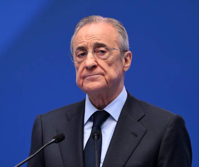 华体会hth-皇马球迷拉横幅抗议78岁佛爷：离开吧！失败者 为钱出卖一切